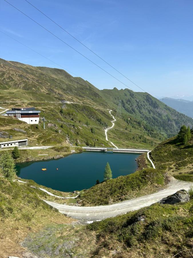 Haus Laubreuter Apartment Kaprun Bagian luar foto