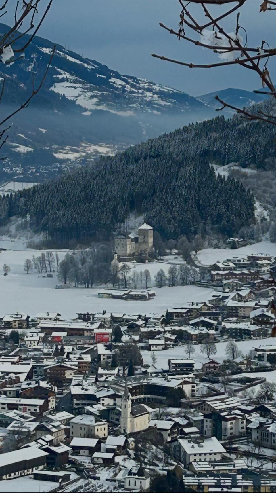 Haus Laubreuter Apartment Kaprun Bagian luar foto